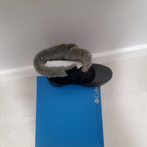 COLUMBIA SIERRA  SUMMETTE SHORTY WOMEN'S BOOTS SIZE. 9 - Picture 6 of 9